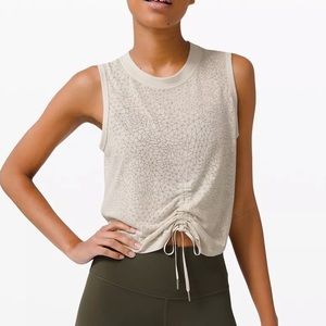 lulu crop top size 10